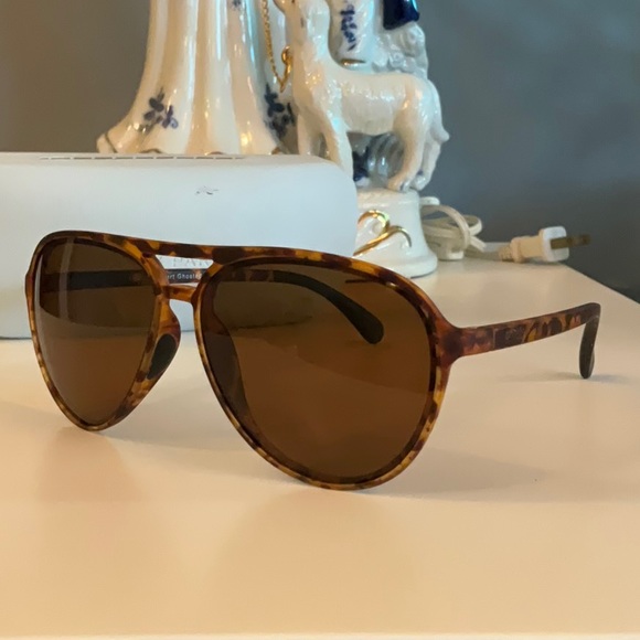 goodr Accessories Goodr Amelia Earhart Ghosted Me Tortoise Brown